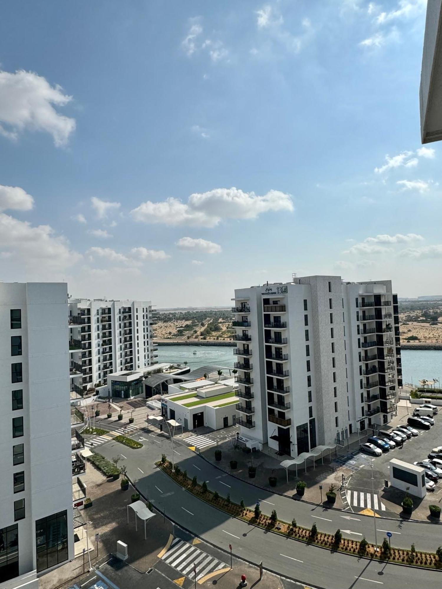 The Hive Retreats In Yas Island Apartment อาบูดาบี ภายนอก รูปภาพ