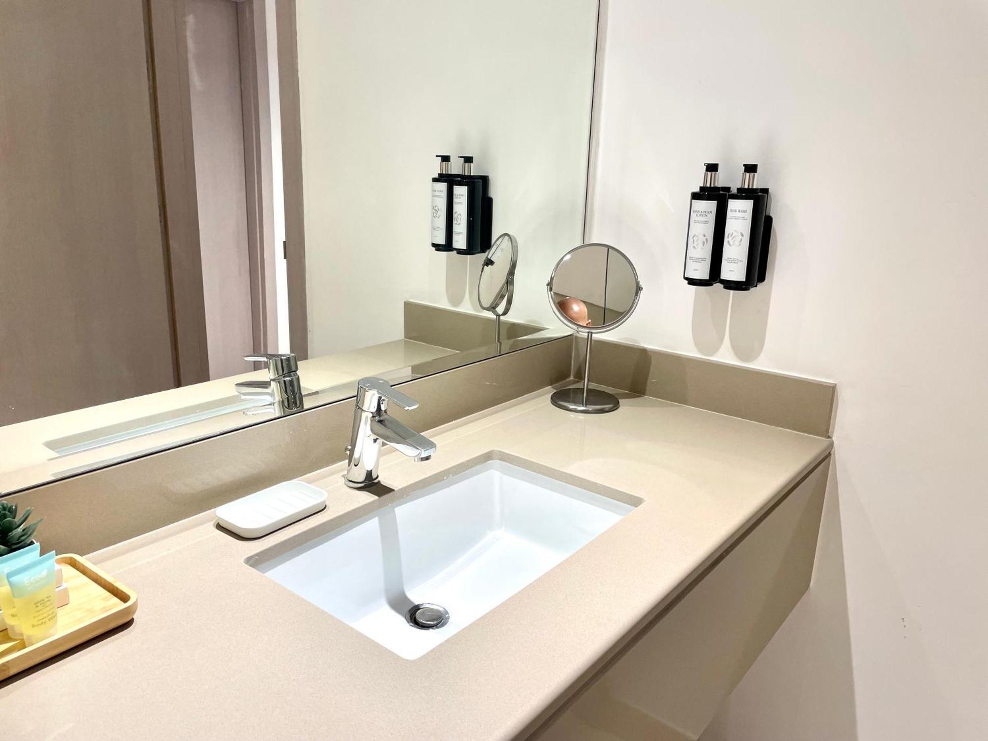 The Hive Retreats In Yas Island Apartment อาบูดาบี ภายนอก รูปภาพ