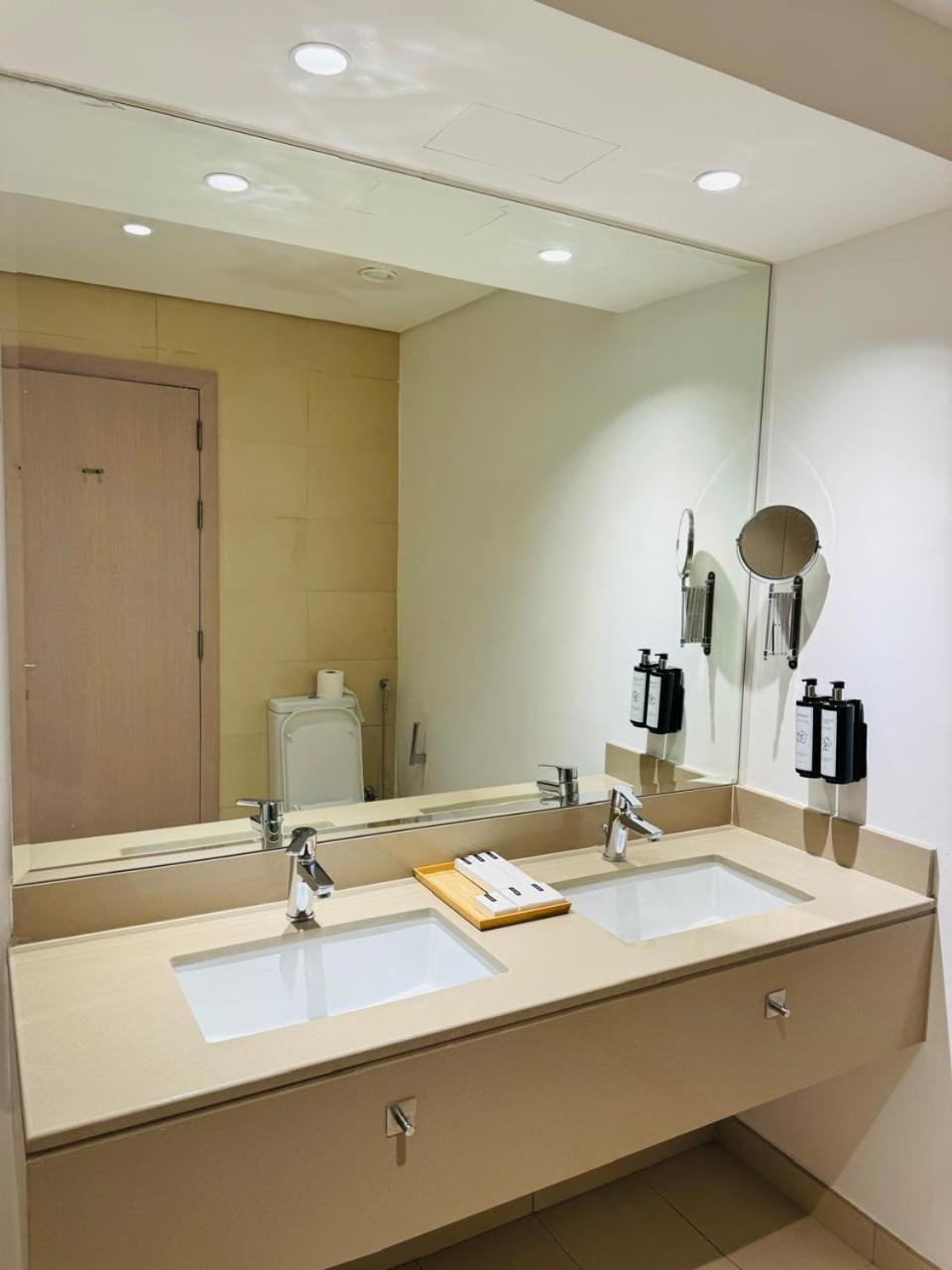The Hive Retreats In Yas Island Apartment อาบูดาบี ภายนอก รูปภาพ